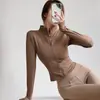 Chamarra de Yoga para Mujer Cardigan con Cremallera Moldeadora Adelgazante Manga Larga Agujeros para Pulgar Exterior Correr Ciclismo Levantamiento de Pesas Aeróbicos Versátil