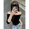 Suave top de punto de manga larga con hombros descubiertos estilo francés para mujer, nuevo diseño ajustado de otoño e invierno, adecuado para usar como prenda exterior o como capa base.