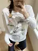 Camiseta casual linda de estilo coreano para otoño temprano, con bordado de dibujos animados, manga larga para mujer, top holgado transpirable con estampado, protector solar