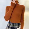 Suéter de tricô com gola alta feminino outono e inverno manga longa slim fit espessado versátil top de base preto e branco suéter para usar por baixo