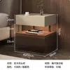 Mesa de cabeceira minimalista italiana, armário de cabeceira moderno flutuante de madeira maciça com luz de sensor, armário de armazenamento modular estilo quarto