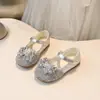 Zapatos de Cuero para Niñas 2026 Nueva Moda Primavera y Verano Zapatos de Princesa con Lazo Infantil Suela Suave Zapatos de Lentejuelas para Actuación