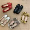 Sapatos Mary Jane Chuyuji com Laço Francês para Mulheres, Novo Estilo Outono 2026, Bico Quadrado, Slip-On Baixo, Sapatos de Vovó
