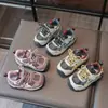 Zapatillas deportivas para niños 2026 nuevo modelo de otoño, zapatillas de correr de malla ligeras con suela blanda para niños y niñas, zapatillas de entrenamiento estilo alemán para papá
