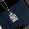 Colar Portão do Castelo da Felicidade Totalmente Cravejado de Diamantes Feminino Luz de Luxo Nicho Alta Qualidade Corrente para Clavícula Escudo