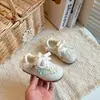 Sapatos Casuais Femininos de Renda Floral Estilo Designer 2026 Primavera/Outono Novo Estilo Fresco Infantil Tênis Esportivo para Bebê Item da Moda