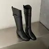 Botas de Couro Integral 2026 Outono/Inverno Novas Botas Longas com Salto Médio Espesso Botas de Cavaleiro com Fivela Femininas Bico Redondo Slip-on