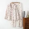 Nuevo Pijama de Algodón Puro Doble Capa de Gasa con Estampado de Niña de Fresas para Mujer, Set de Ropa de Casa de Manga Larga con Cuello Camisero para Primavera, Verano, Otoño