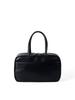 Bolso negro de estilo japonés y coreano para otoño e invierno 2024, nuevo y versátil, diseño nicho, moda de alta gama, bolso de mano versátil para mujer