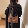 Bolsa de Ombro Feminina Suede Retrô 2025 Nova Grande Capacidade Moda Bolsa de Ombro Mais Fácil de Combinar Bolsa Transversal para o Dia a Dia
