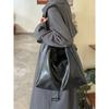 Bolsa Tote Retrô de Couro Macio de Alta Qualidade para Mulheres, Nova Bolsa de Ombro Nicho de Grande Capacidade em Estilo Despojado para Trabalho e Deslocamento