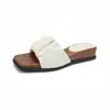 ¡Versión de piel de oveja! Pantuflas de Verano para Mujer 2025 Nuevas Plegadas de Punta Cuadrada Abiertas para Playa con Suela Gruesa