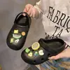 Novas Sandálias Tamanco de Verão para Mulheres 2026, Meias Pantufa Fechadas na Ponta, Solado Macio para Exterior, Estilo Cartoon de Celebridade da Internet para Praia