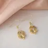 Nuevos Ganchos para Pendientes en Forma de Corazón 2026 para Mujer, Ear Cuff de Alta Gama, Pendientes de Estilo Coreano con Sentido de Diseño Nicho de Temperamento, Colgantes de Oreja de Moda