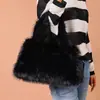Bolsa Peluda de Mão para Mulheres no Outono e Inverno Nova Bolsa de Mão Peluda de Luxo Nicho Bolsa de Pelúcia Bolsa Pequena de Mão
