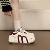 Sapatos Brancos Leves de Sola Grossa para Mulheres 2026 Primavera/Outono Novos Retro Versáteis Sola Macia Shude Tênis de Treino Sapatos Casuais Sapatos Femininos