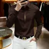 Camisa de manga larga para hombre de alta gama, elegante y atractiva, color burdeos, estilo business casual, corte slim, resistente a las arrugas y con elasticidad cómoda.