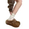 Medias Pantuflas de Felpa Nuevas de Invierno para Mujer 2026: Botas de Nieve Estilo Birkenstock con Suela Gruesa y Forro de Felpa para Aumentar la Altura y Pantuflas de Algodón para Uso en Exteriores