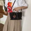 Bolsa de Ombro Feminina Moda Verão 2026 Grande Capacidade Nova Moda Simples Cor Sólida Bolsa Transversal Bolsa de Mão Tendência