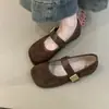 Sapatos Baixos de Camurça com Bico Redondo e Boca Rasa, Novos Sapatos Mary Jane Versáteis, Estilo Fada, Primavera 2025
