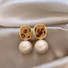 Pendientes de Leopardo Otoño e Invierno con Pelo de Caballo y Colgante de Perla Estilo Maillard Lujo Accesible Pendientes de Moda Exquisitos de Gama Alta