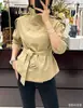 Nuevo abrigo corto tipo gabardina de diseño británico con cuello alto para mujer, top único de doble botonadura para principios de primavera y otoño en estilo coreano