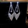 Pendientes de Borla con Circonita Incrustada de Diamante, Súper Brillantes, Lujo Ligero, Estilo Europeo y Americano Moderno, Elegantes, Exquisitos, Pendientes de Alta Gama para Mujer