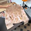 Calidad garantizada, abrigo jacquard estilo chino nuevo de seda para mamá que reduce la edad, elegante nueva ropa exterior retro modificada de talla grande