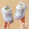 Zapatos para Bebé Niña y Niño Pequeño 2026 Primavera/Otoño Nuevo Estilo Suela Suave Zapatos Deportivos Infantiles Superficie de Malla Ultra-ligera Transpirable Zapatos de Skate para Niños