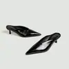 Venta al por mayor Europa América Transfronterizo 2026 Primavera Nueva Llegada Punta Fina Punta Cerrada Pantuflas Mujer Verano Exterior Slip-on Mules Zapatos Individuales