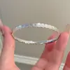 2025 Nuevo Exquisito Alto Sentido Diseño de Panal Brazalete Hexagonal de Escala Larga Moda de Nicho Elegante Pulsera de Lujo Ligero