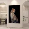 Pintura decorativa minimalista en blanco y negro de leopardo para sala de estar, sofá, pasillo, corredor y pasillo, arte con una estética de alta gama