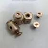 Piezas de conexión no estándar piezas de hierro máquina perforadora CNC clip de sujeción clip autoblocante oro brillante fijado a elementos de ferretería de construcción