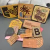 Etiquetas de Couro Personalizadas, Logos Personalizados, Lenços de Microfibra, Chapéus, Etiquetas, Etiquetas de Couro para Jeans, Hot Stamping em Relevo, Marca Registrada, Impressão Côncava