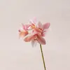 Decoración de hotel boutique: 4 orquídeas artificiales pequeñas y elegantes, flores de seda, flores artificiales y plantas verdes, creando un arreglo floral de lujo ligero, de pie y que no requiere mantenimiento.