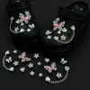 2026 Novo Estilo Retro High-End Tamancos para Meninas com Acessórios, Fivela Decorativa Resistente para Sapato com Glitter Prata Puff de Libélula