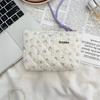 Bolsa de almacenamiento portátil para toallas de tía, de algodón acolchado con flores, de gran capacidad, bonita y suave, color rojo, 43162