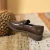 818-28 Mocasines para Mujer 2026 Primavera y Otoño Nuevos Suela Suave Slip-On Doble Uso Planos Retro Británicos Zapatos Pequeños de Cuero JK
