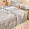 Capa de Cama de Algodão Puro Engrossada Peça Única Um Lado Fleece de Leite Um Lado Lençol de Cama Totalmente Algodão Tatami Protetor de Cama Plus Veludo Conjunto de Três Peças