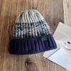 Gorro de punto cálido a prueba de viento y frío forrado de forro polar para otoño e invierno para hombres y mujeres, gorro de lana de marca moderna, gorro grueso de algodón, gorro para clima frío
