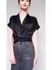 Camisa de acetato plisada con diseño cruzado de cuello en V francés, nueva de verano, temperamento socialité, kink, manga de vuelo, top corto