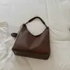 Bolsa feminina tecida com padrão vintage para outono e inverno 2026 nova moda bolsa de ombro de grande capacidade para o dia a dia e passeios bolsa tote