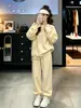 Traje Deportivo Casual de Alta Gama Estilo Europeo para Mujer, Moderno Chic, Rejuvenecedor, Holgado, Adelgazante, Conjunto de Dos Piezas con Sudadera y Pantalones Jogger