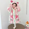 Pijama para niña, franela de otoño e invierno, felpa de coral engrosada, bata infantil nuevo estilo 2026, ropa de dormir para bebé niña