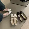Zapatos Mary Jane Cuadrados Retro Franceses para Mujer 2026 Otoño Nuevos Tacones Altos con Falda Zapatos Pequeños de Cuero Zapatos de Correa Única con Hebilla