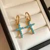 Aretes de Tachuela con Colgante de Cruz de Circonia Chapados en Oro Real de 18k Pendientes de Personalidad de Moda Europeos y Americanos Joyería para Orejas de Lujo Ligero y Acabado de Alta Gama
