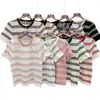 En Stock Estilo Fresco Cuello Redondo Rayado Versátil Manga Corta Seda de Hielo Top Punto para Mujer Diseño de Verano Camisa de Punto Adelgazante