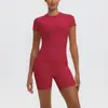 Conjunto atlético de yoga novo, cor sólida, amigo da pele, confortável, europeu e americano, com camiseta e shorts fitness slim fit, que valorizam a silhueta, elástico, para mulheres