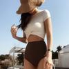 Traje de baño retro de cintura alta con bikini de color al por mayor transfronterizo, manga corta, pequeño pecho fruncido, cubierta de vientre de acero, traje de baño dividido para mujer
