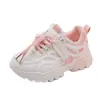 Tênis infantil 2024 novo rede dupla sapatos de papai para meninas tênis de corrida para estudantes meninos sapatos de moda para crianças médias e grandes